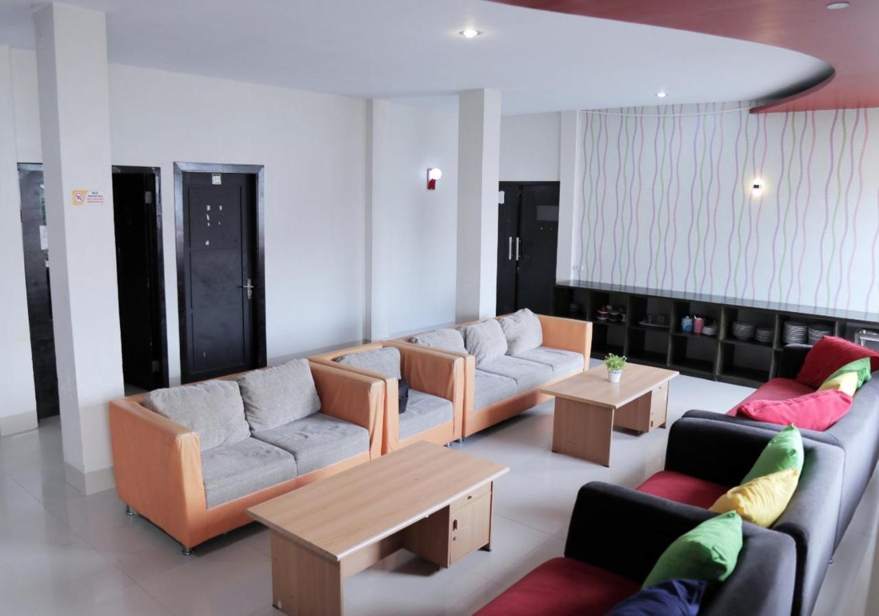 Reddoorz @ Pasangkayu Mamuju Utara Exterior foto